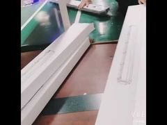 Lampu triproof LED tahan air untuk supermarket, tempat parkir, dan gudang