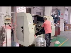 Lini produksi perlengkapan lampu LED Lampu Industri WEI.