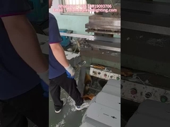 Produksi bengkel produksi massal lampu Tri-proof.