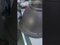 Lampu taman LED modern datang dalam berbagai gaya dan dapat diintegrasikan dengan sistem kontrol cerdas.