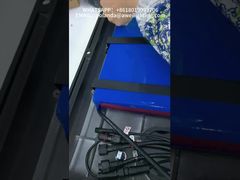 Lampu Jalan Tenaga Surya Terintegrasi Dengan Sensor Gerak Digunakan di Jalan.