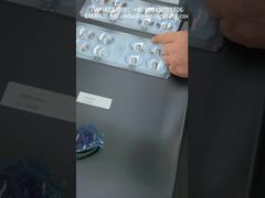 Lampu surya terintegrasi dengan sensor gerak yang digunakan di jalanan dan jalan.